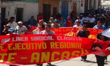 Maestros marcharon contra la corrupción en Ancash